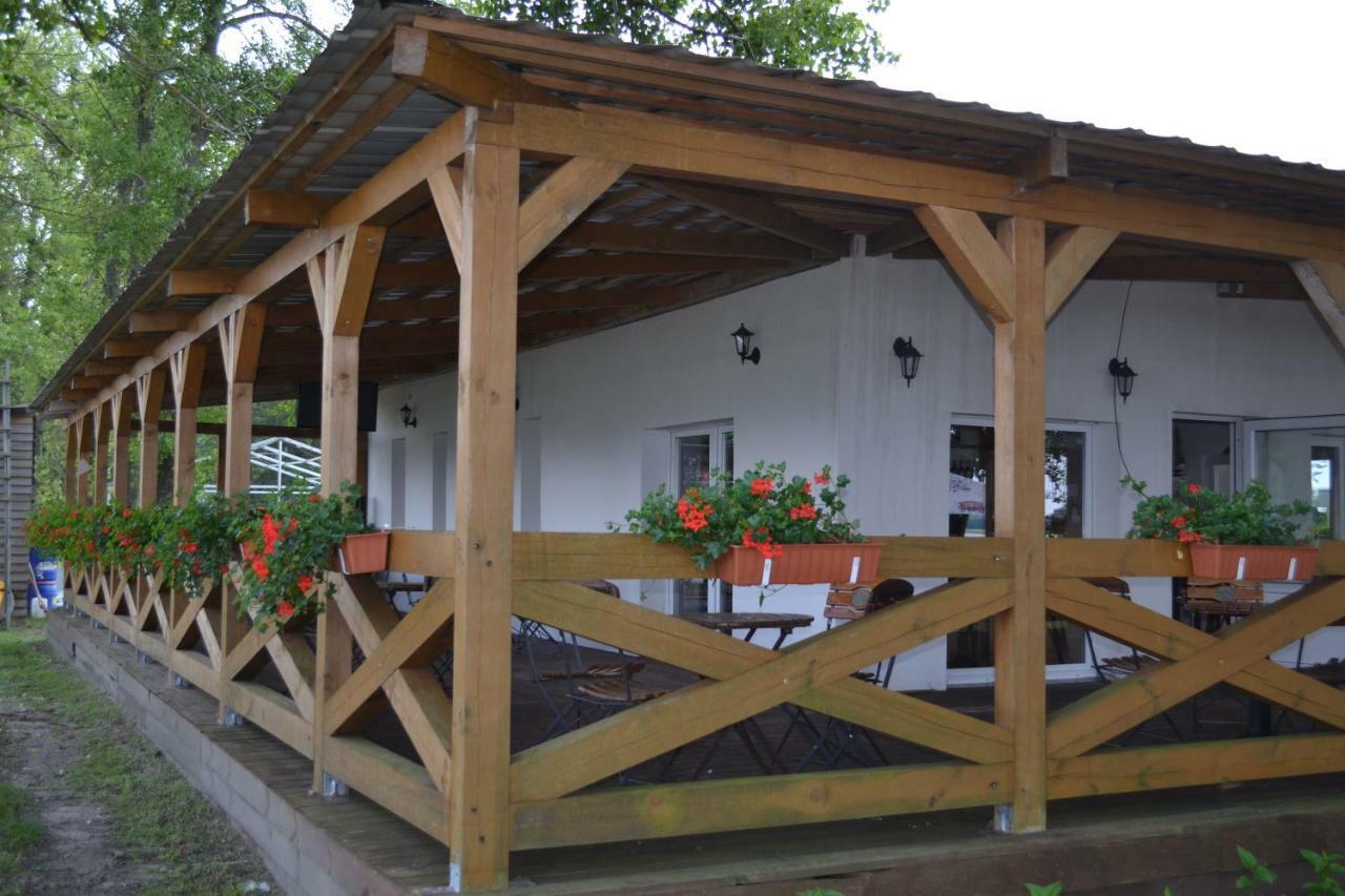 Camping Szczecinek Domy Wypoczynkowe Zewnętrze zdjęcie